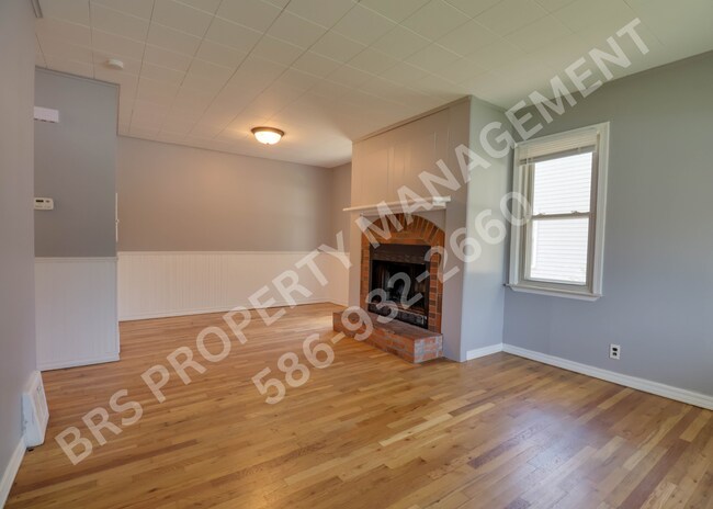 Building Photo - Roseville 3 bedroom Home