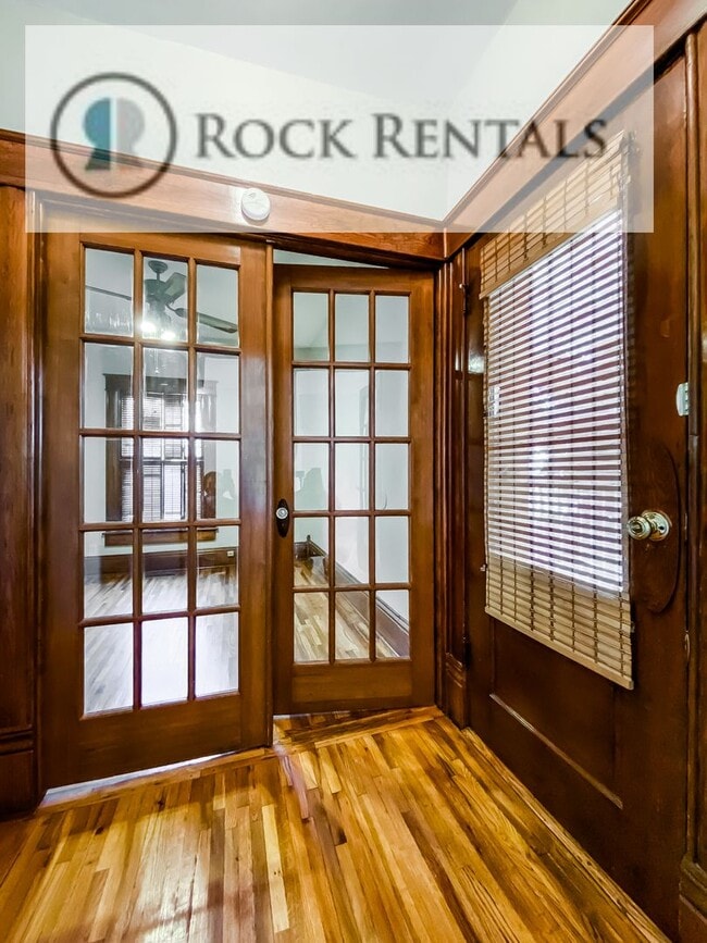 Foto del edificio - 3 Bed 1.5 Bath House with Fenced Yard