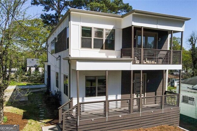 Building Photo - 210 Mathewson Pl SW