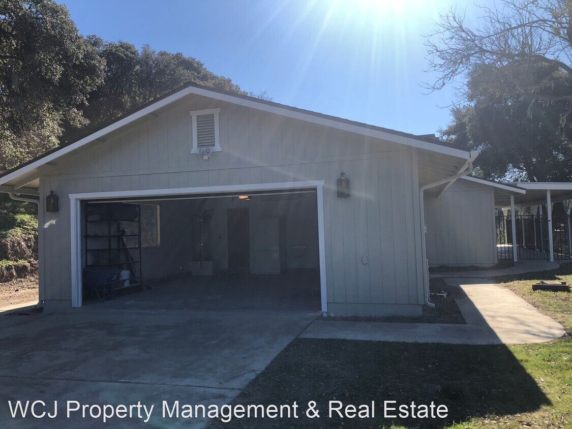 Foto principal - 3 br, 3 bath House - 6117 Portola Rd.