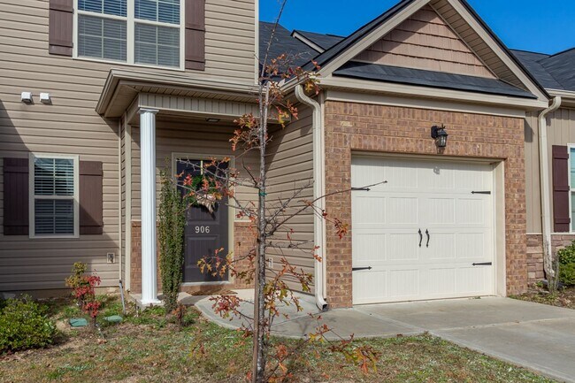 Foto del edificio - Beautiful 3 bedroom Townhome