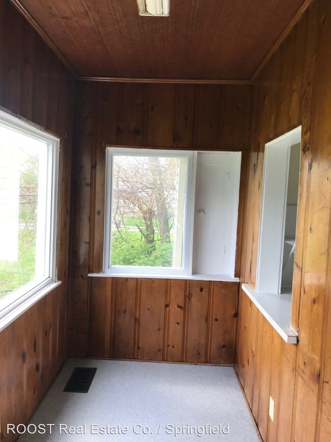 Building Photo - 2 br, 1 bath Apartment - 710 Olive Street