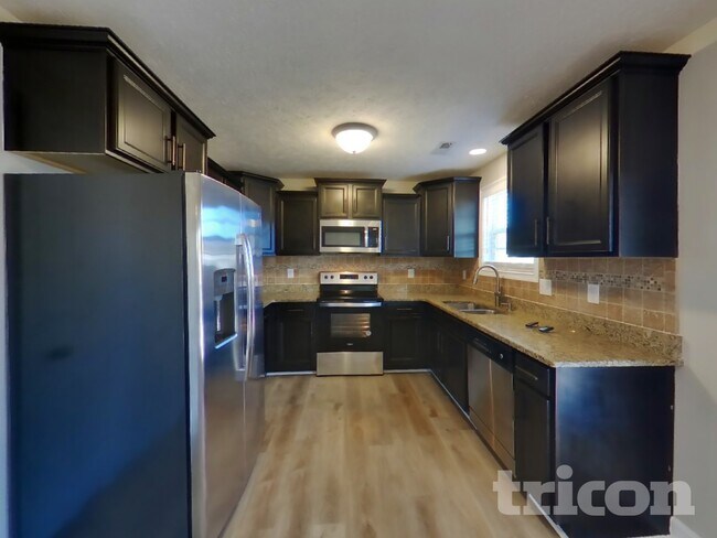 Building Photo - 3657 Fox Tail Dr