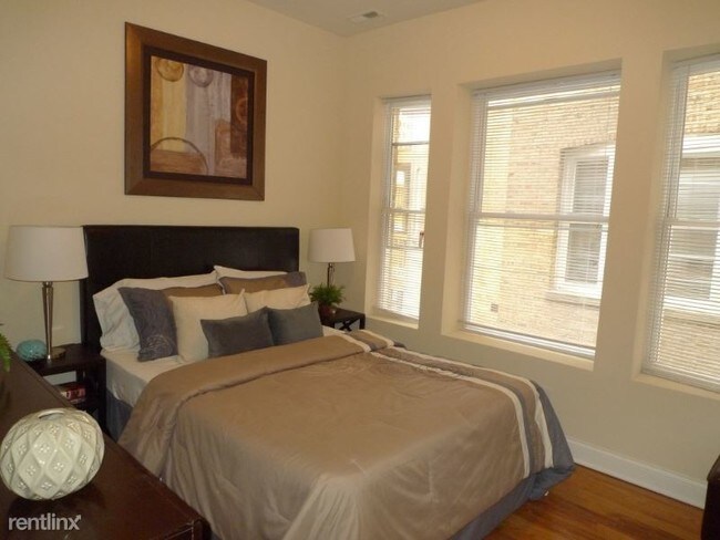 Foto del edificio - 3 br, 2 bath Apartment - 5438 S Woodlawn Ave