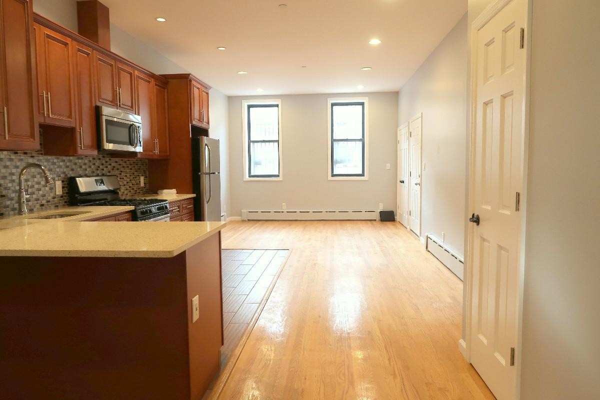 Primary Photo - 245 Rogers Ave