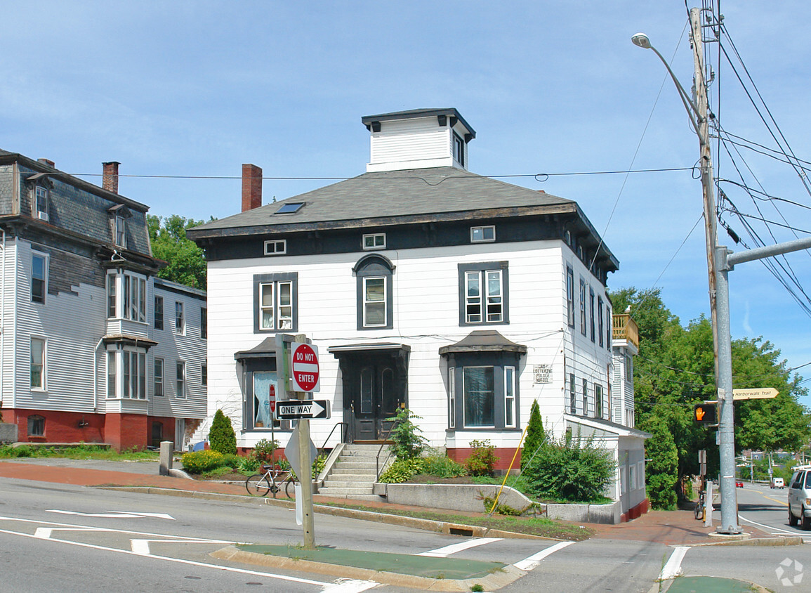 Building Photo - 21 State St