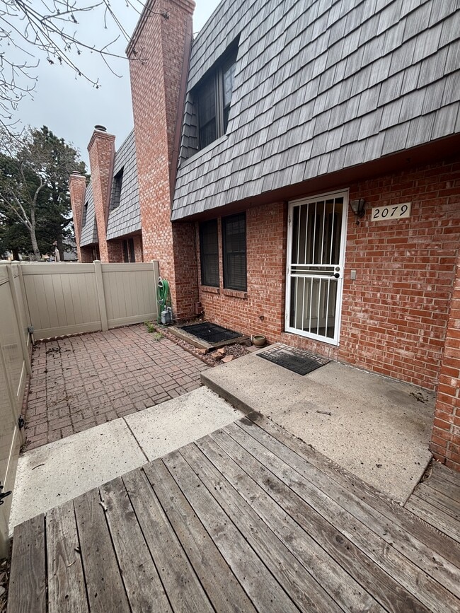 Building Photo - 2079 Sussex Ln