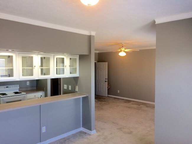 Building Photo - 504 Churchill Crossing