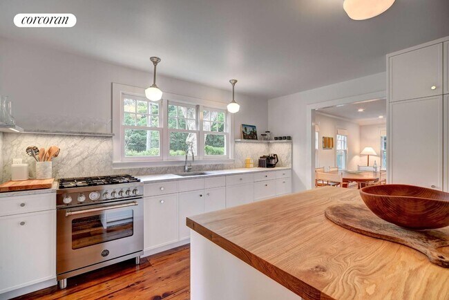 Building Photo - 12 Jackson St