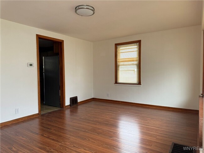 Foto del edificio - 246 Crisfield Ave