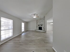 Building Photo - 2806 Quail Run Dr