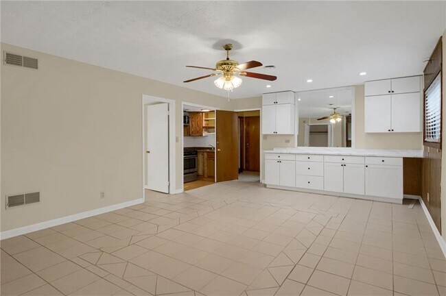 Building Photo - 1462 Ester Ct