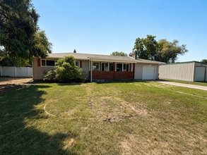 Building Photo - 12924 E 8th Ave