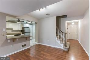 Building Photo - 104 E Green Valley Cir