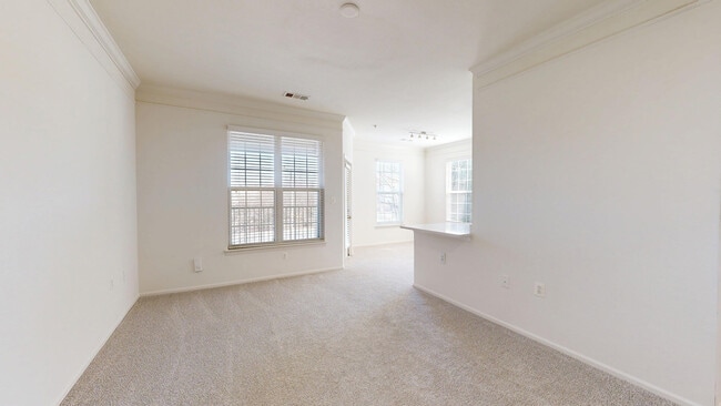 Interior Photo - The Courts at Dulles