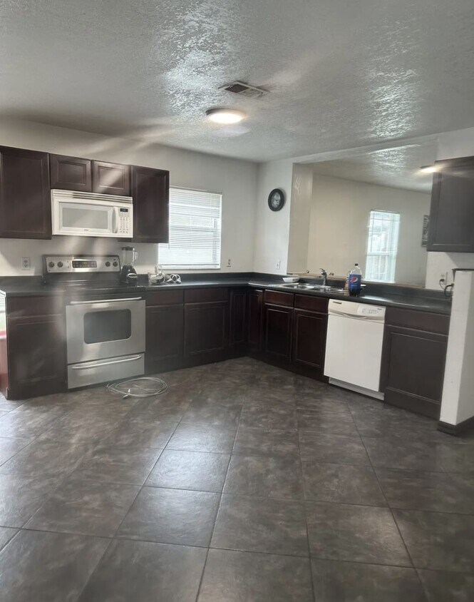 Foto del edificio - 3228 Bearclaw Way