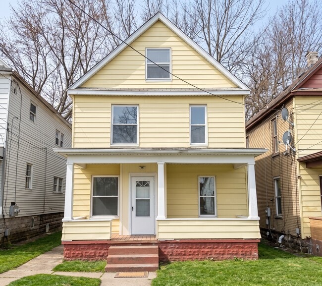 Building Photo - 820 Wayne St