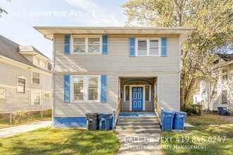 Building Photo - 2463 Lawrence Ave