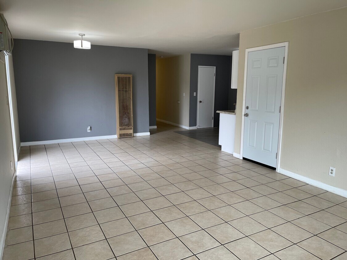 Primary Photo - 1306 Kingsley Ave