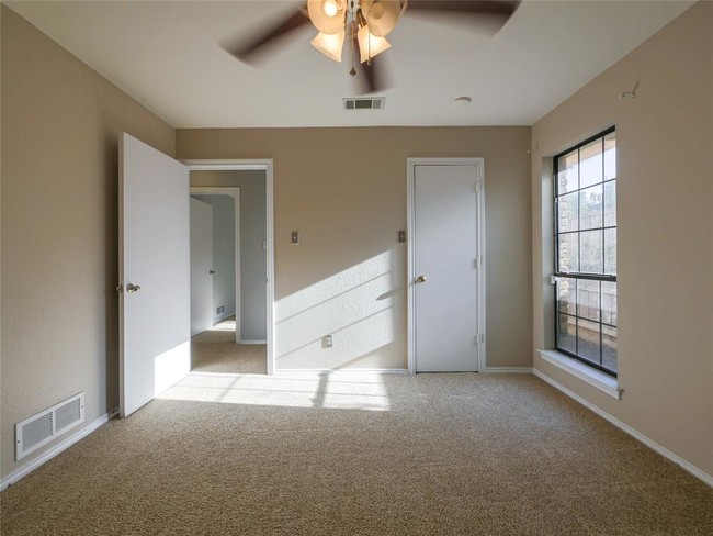 Building Photo - 1418 Pecan Creek Dr