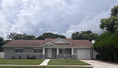Building Photo - 8610 Oak Bluff Dr