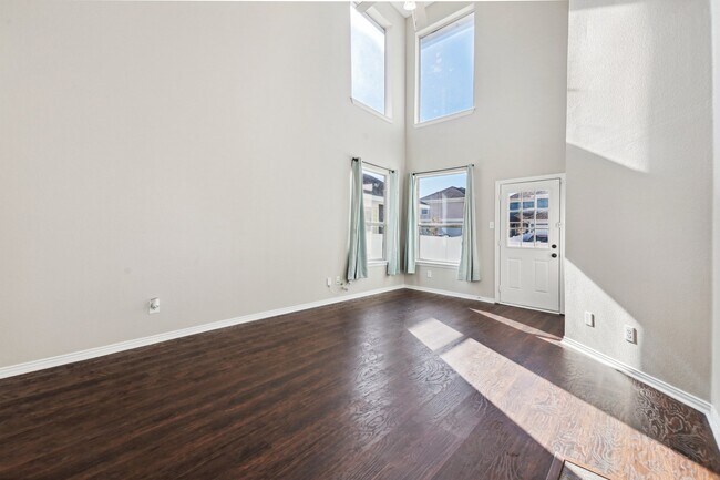 Building Photo - 1414 Kingston Pl