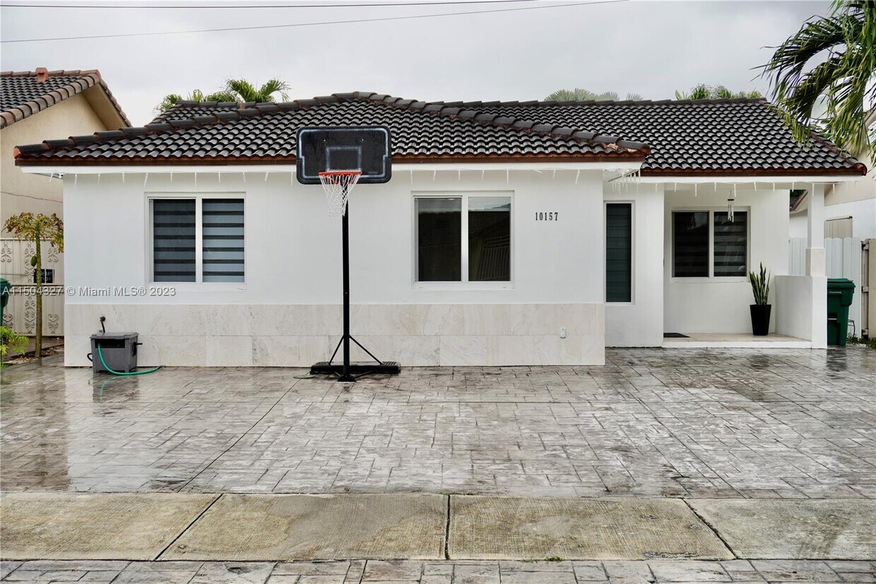 10157 NW 129th Terrace, Hialeah Gardens, FL 33018 House Rental in