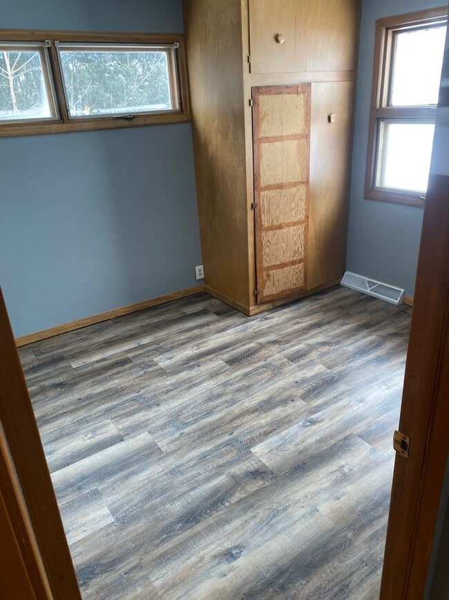 Building Photo - Single family house for rent