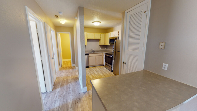 Kitchen - Ridgeland Park Apartments in York