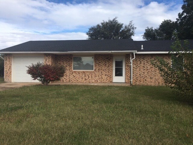 Foto principal - 216 Versailles Ave