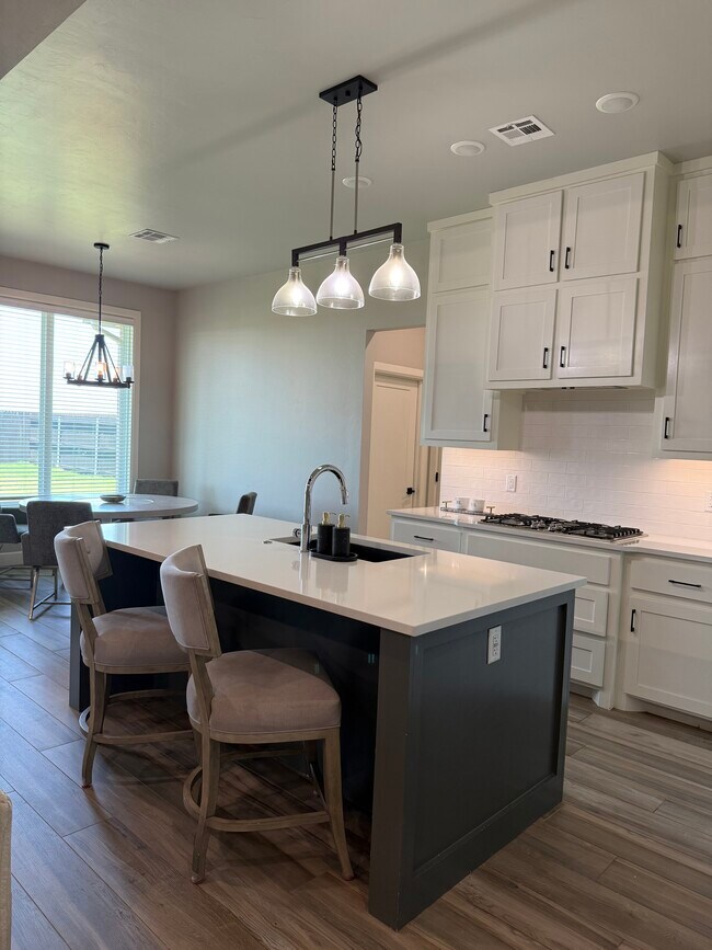 Foto del edificio - 15409 Caspian Ln