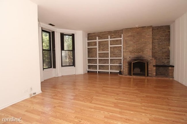 Building Photo - 451 W Belden Ave