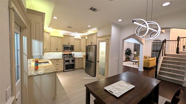 Foto del edificio - 4216 Creekstone Dr