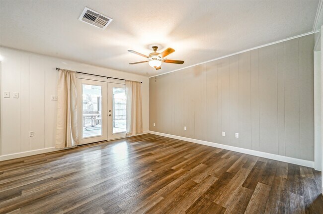 Foto del edificio - 2605 Leslie St