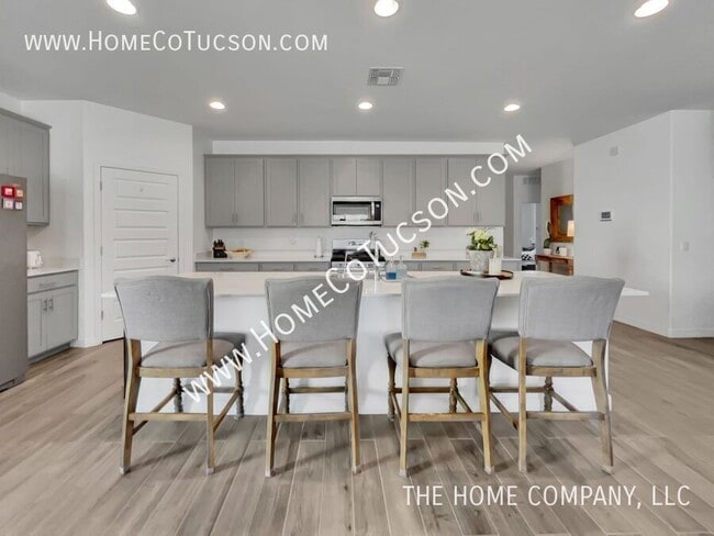 Building Photo - 5558 W Summer Vw Dr