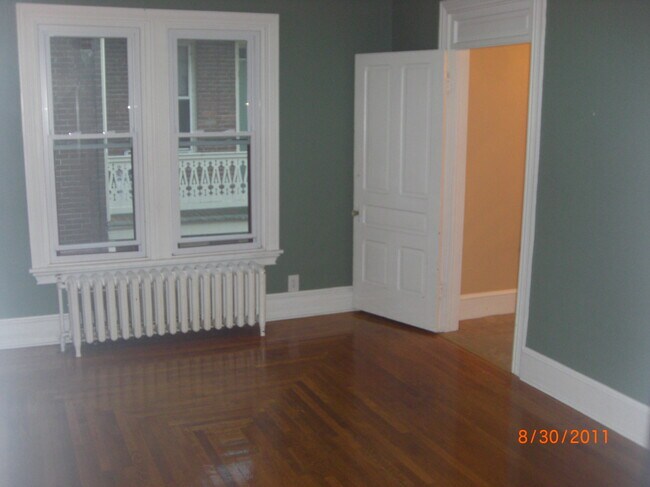 Building Photo - 212 S Hanover St