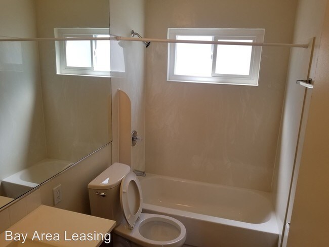 Building Photo - 1 br, 1 bath Apartment - 1935 10th Avenue