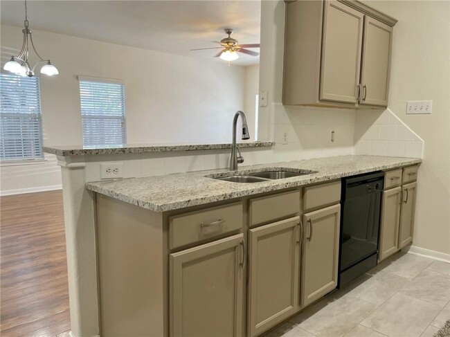 Building Photo - 1300 Double Creek Dr
