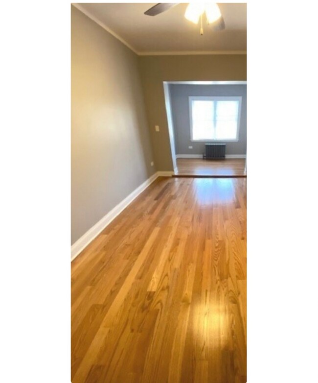 Foto del edificio - 8035 S Marquette Ave