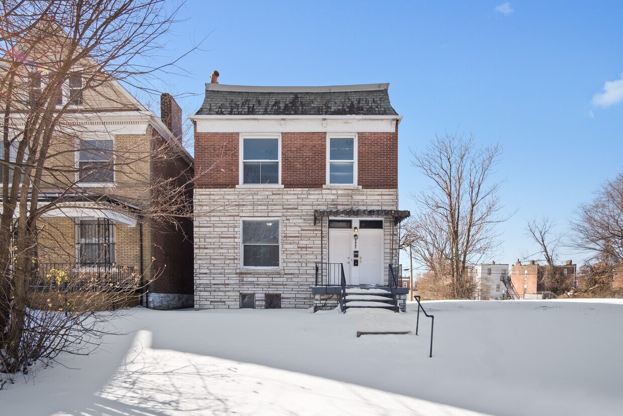 Building - 4432 Elmbank Ave