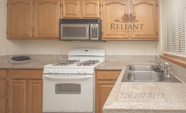 Kitchen - 1690 Teller St