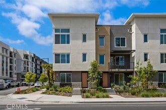 Building Photo - 151 Steely