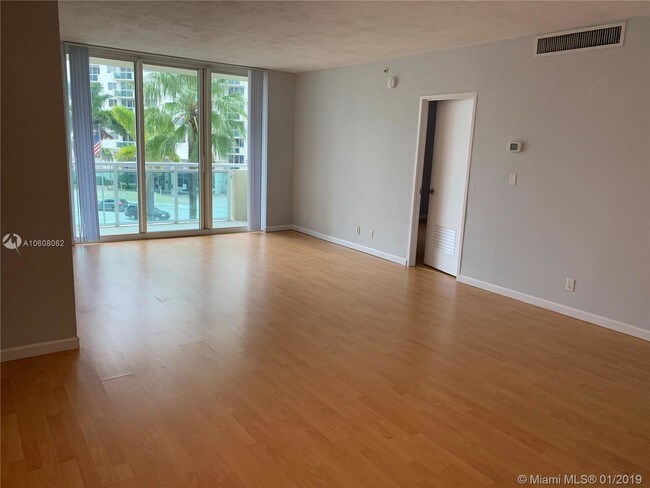 Foto del edificio - RESIDENCES ON HOLLYWOOD BEACH