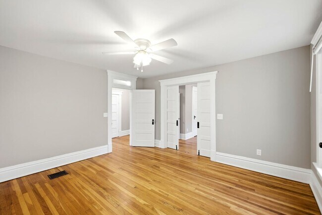 Foto del edificio - 342 Taylor Ave