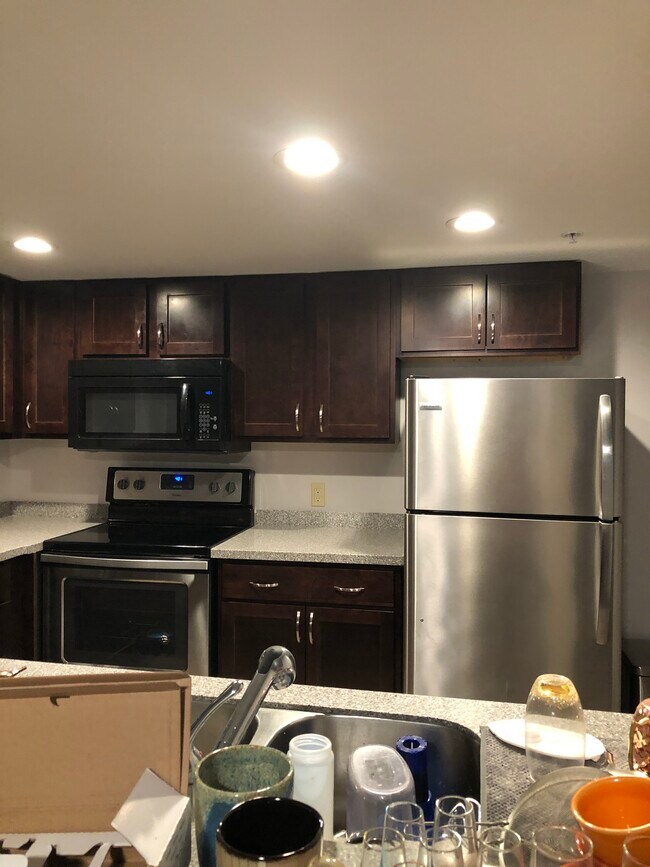 Foto del edificio - 437 W 6th St