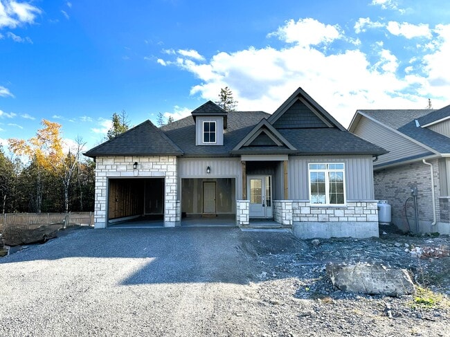 Building Photo - Tranquil and Private Bungalow in Bobcaygeo...