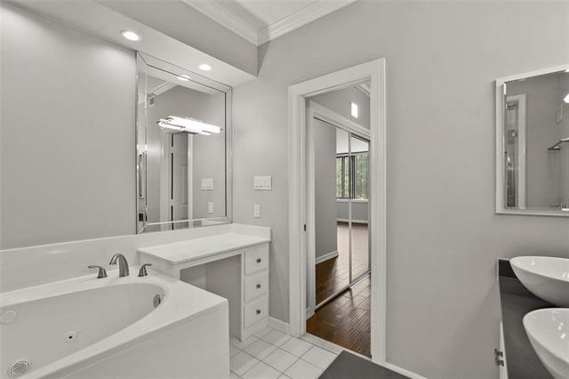 Foto del edificio - 5200 Keller Springs Rd