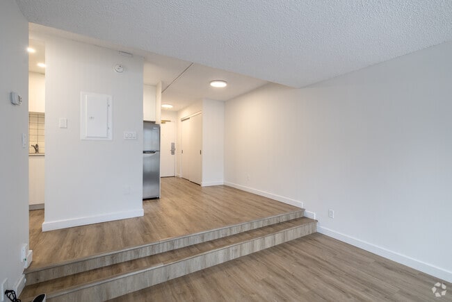 1BR, 1BA - 600SF - Dining Room - Le 2100
