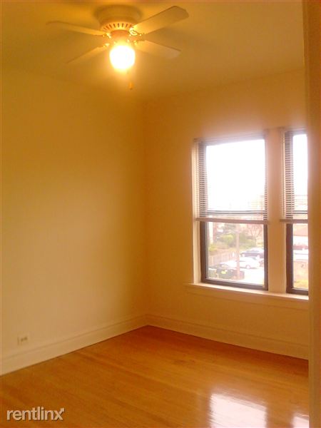 Building Photo - 400 S Maple Ave