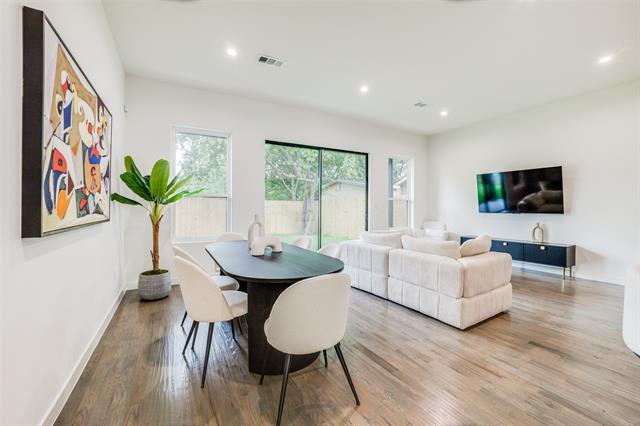 Foto del edificio - 3423 N Winnetka Ave